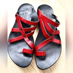 Cydwoq sandals